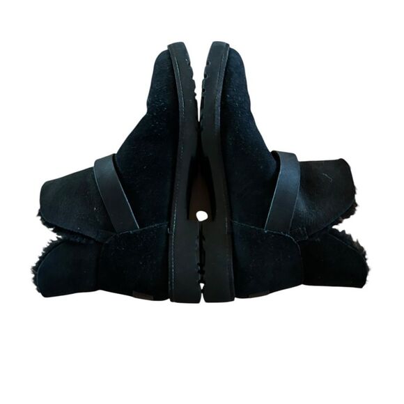 UGG romely short buckle in Black Shearling 6 - Picture 5 of 9